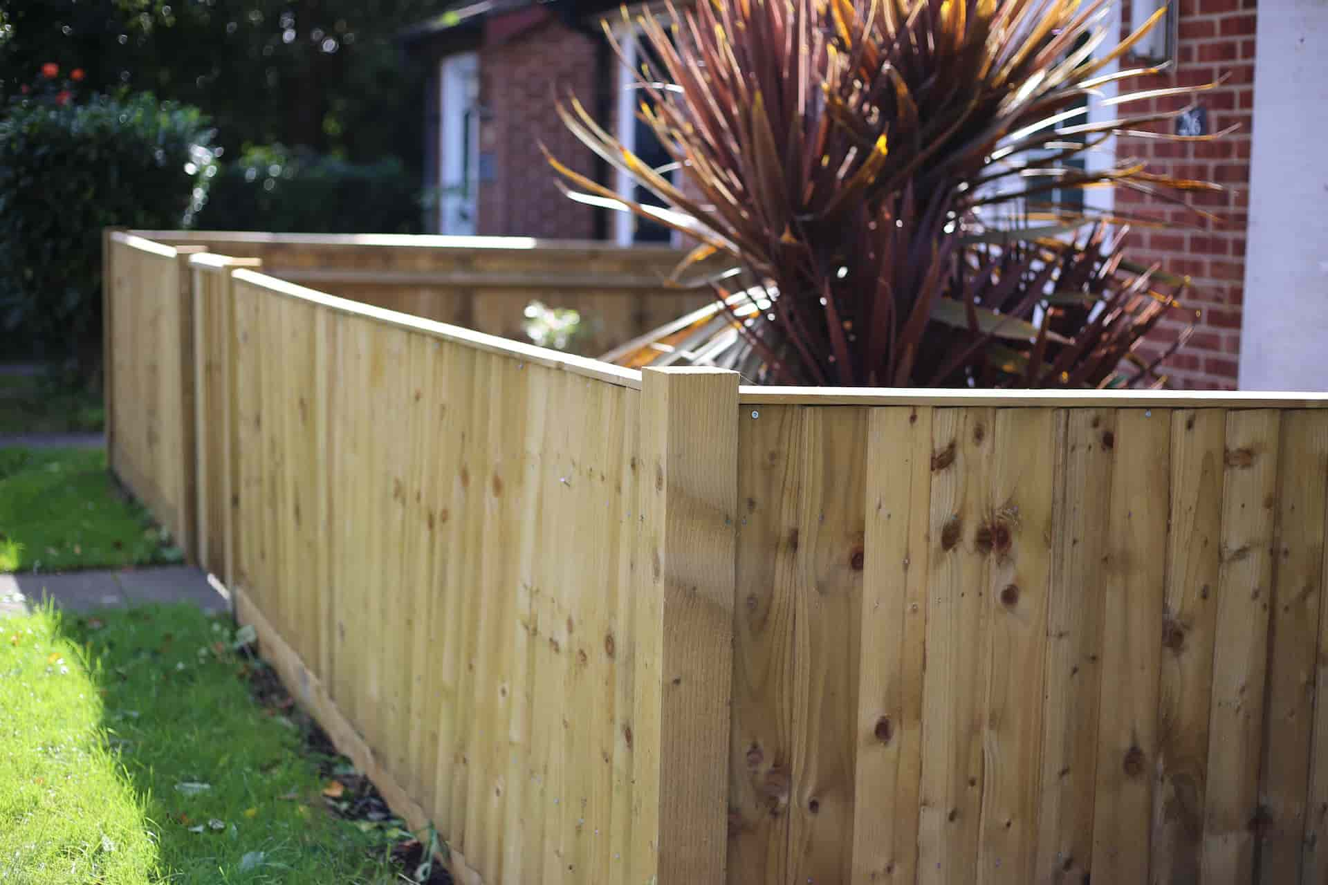 Fencing installation company near me Luton